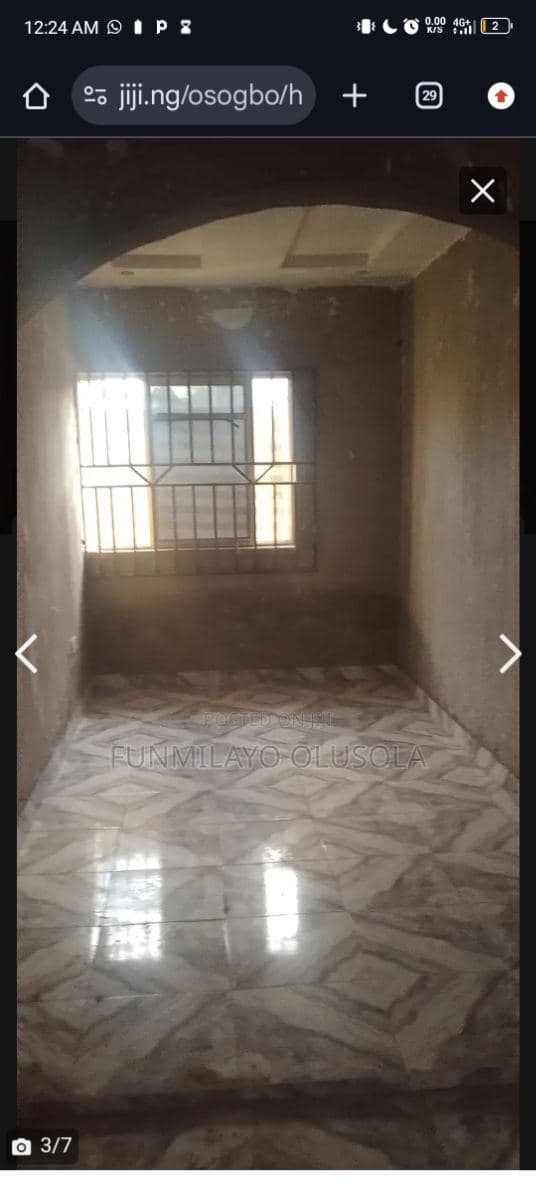 1 room self contain 4