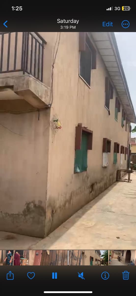 18 rooms of stores building 4