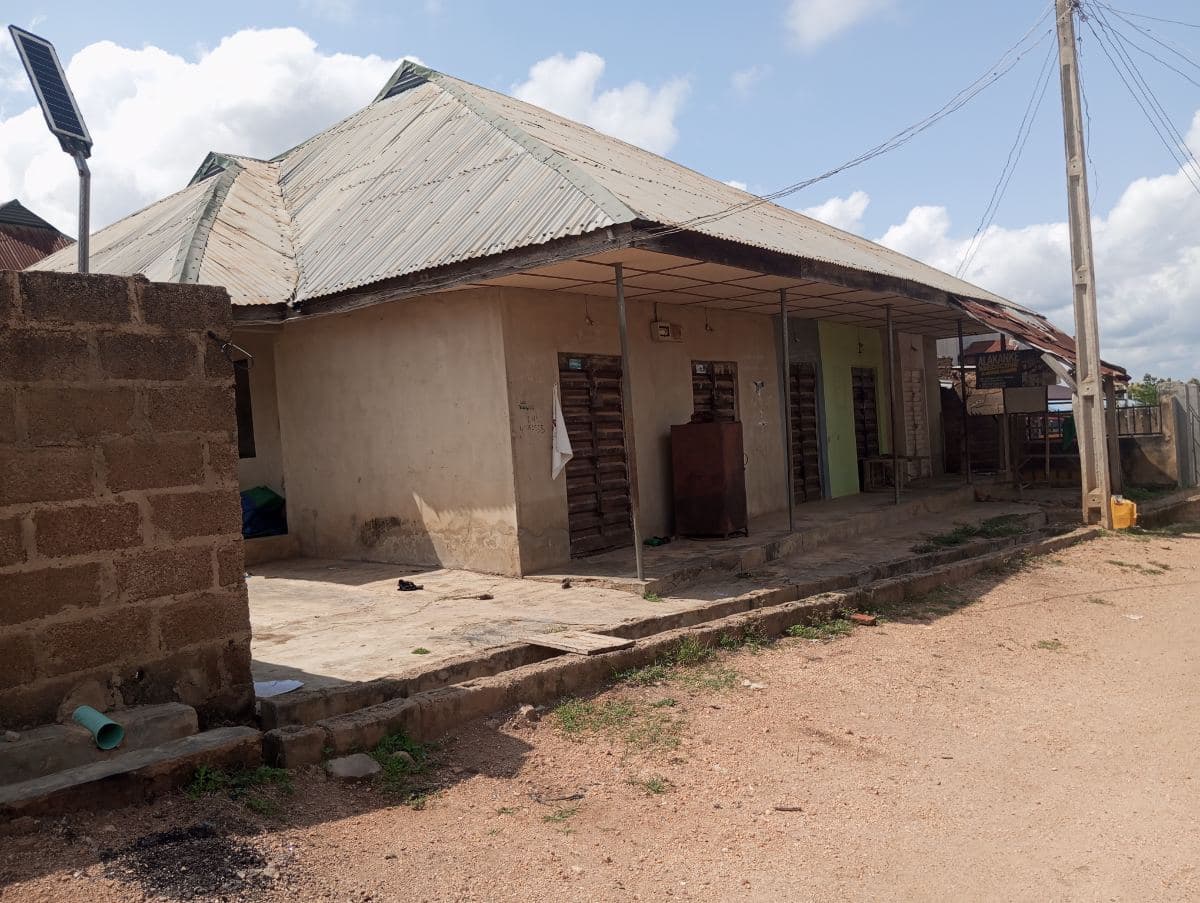1 Three bedroom flat, 2 Two bedroom flat & 5 shops