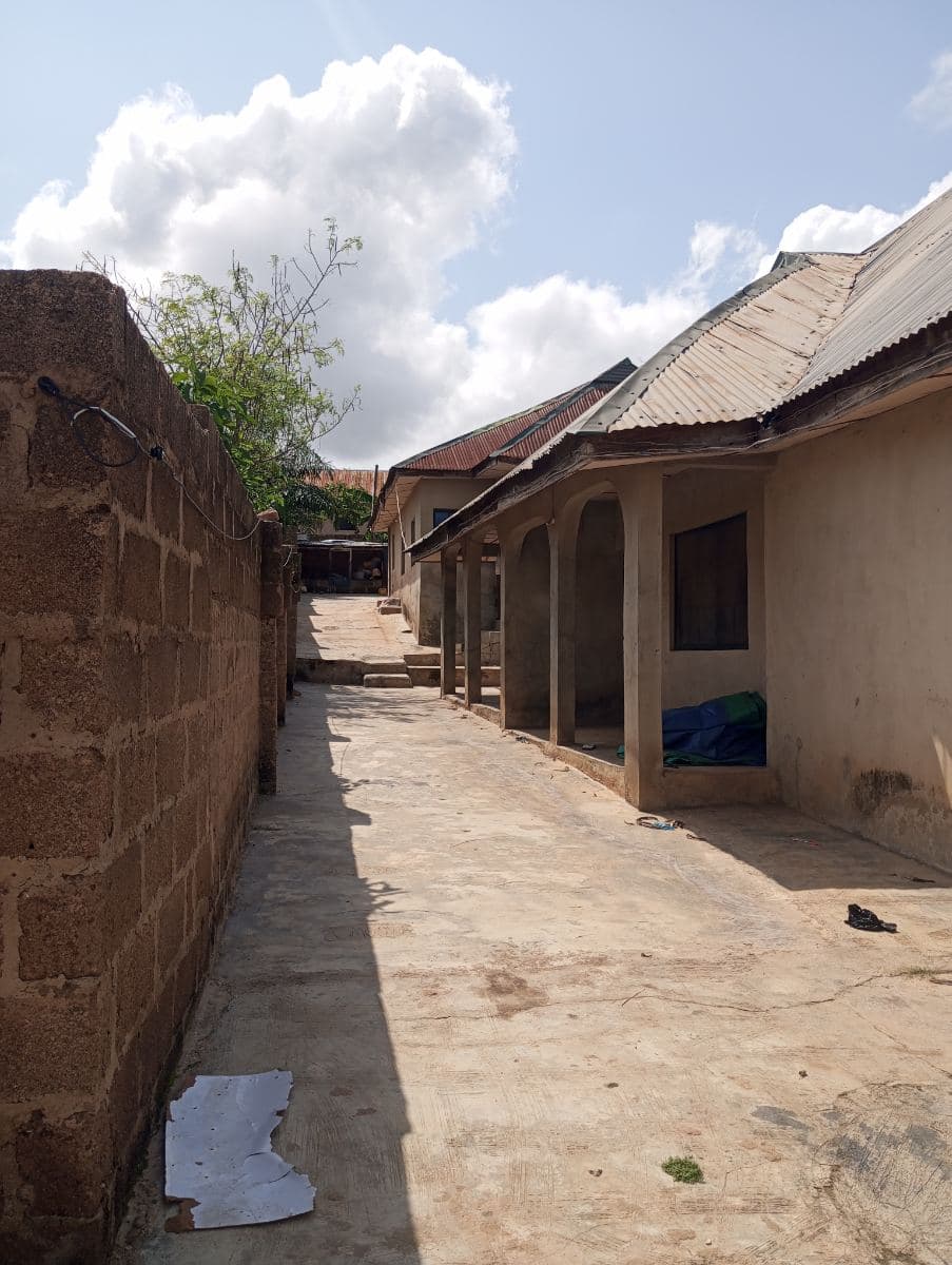 1 Three bedroom flat, 2 Two bedroom flat & 5 shops 2